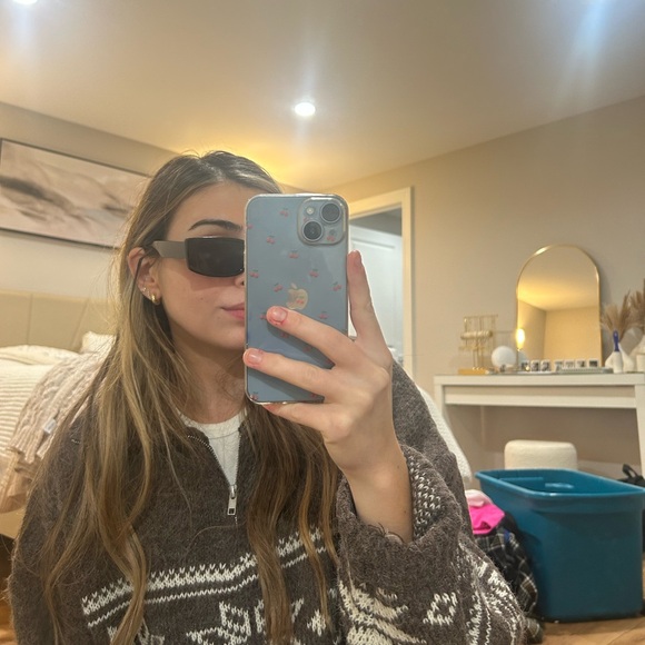 Chic Black Rectangular Sunglasses - Picture 2 of 2